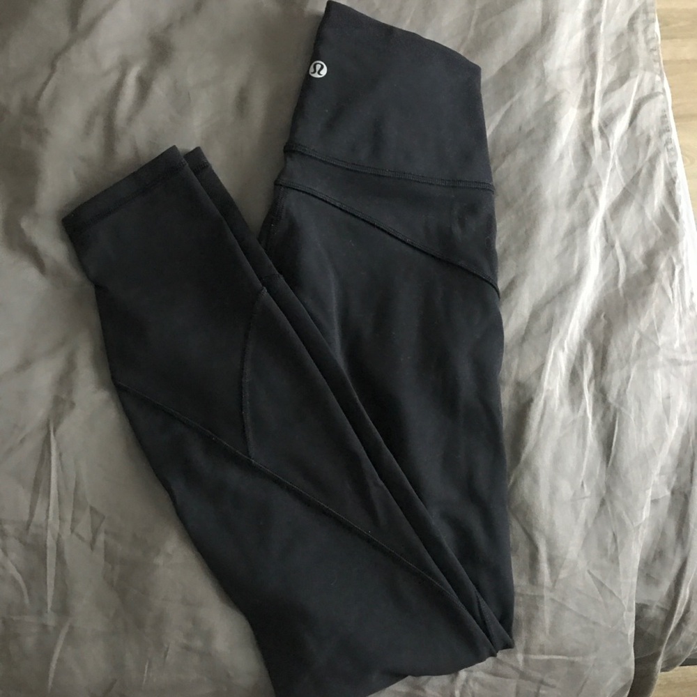 Lululemon in movement leggings 25